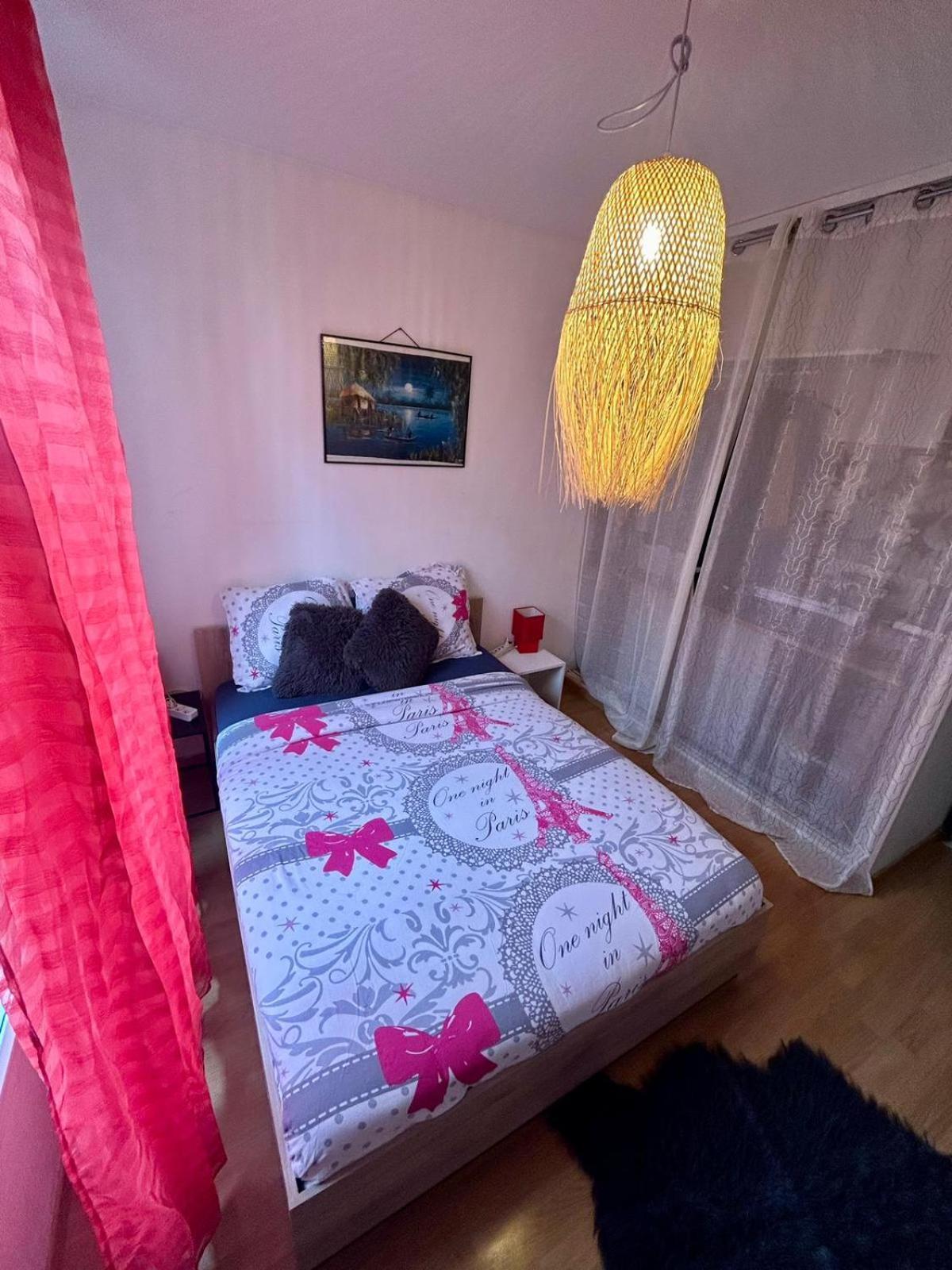 Heyzie Apartment Понто-Комбо Екстериор снимка