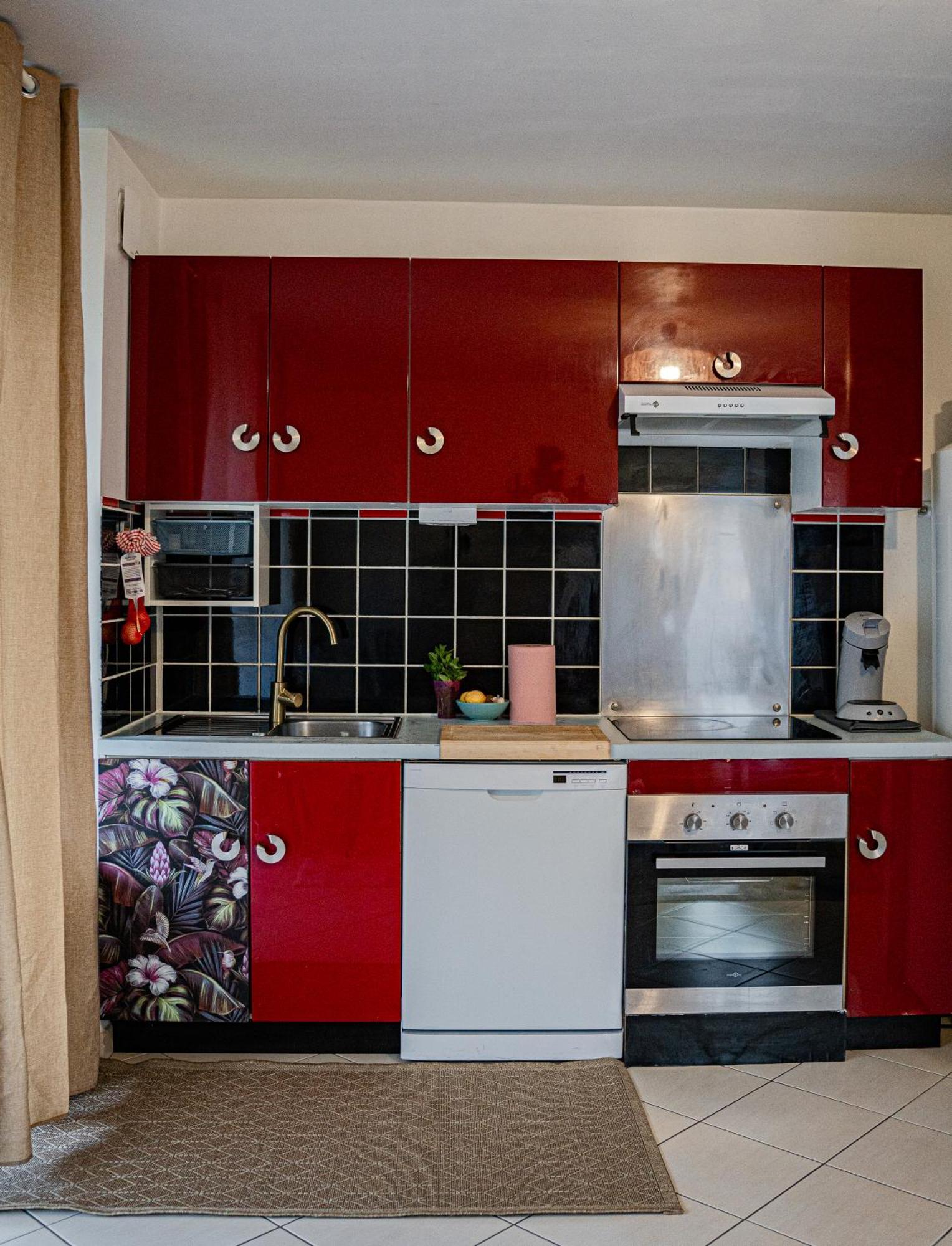 Heyzie Apartment Понто-Комбо Екстериор снимка