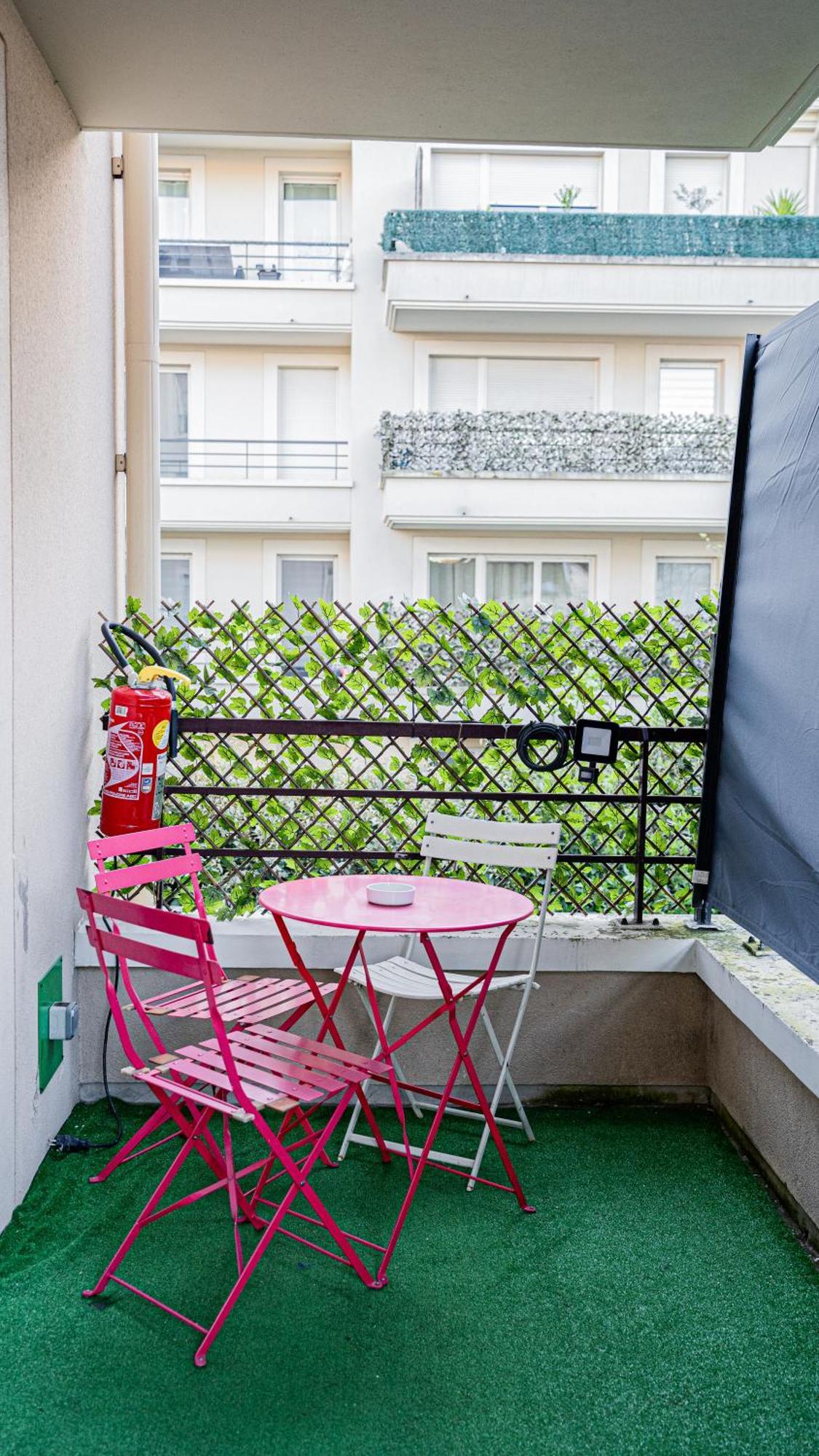 Heyzie Apartment Понто-Комбо Екстериор снимка